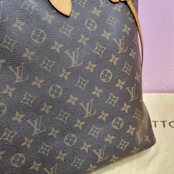 SOLD ‼️Authentic Neverfull GM - Picture 11 of 16